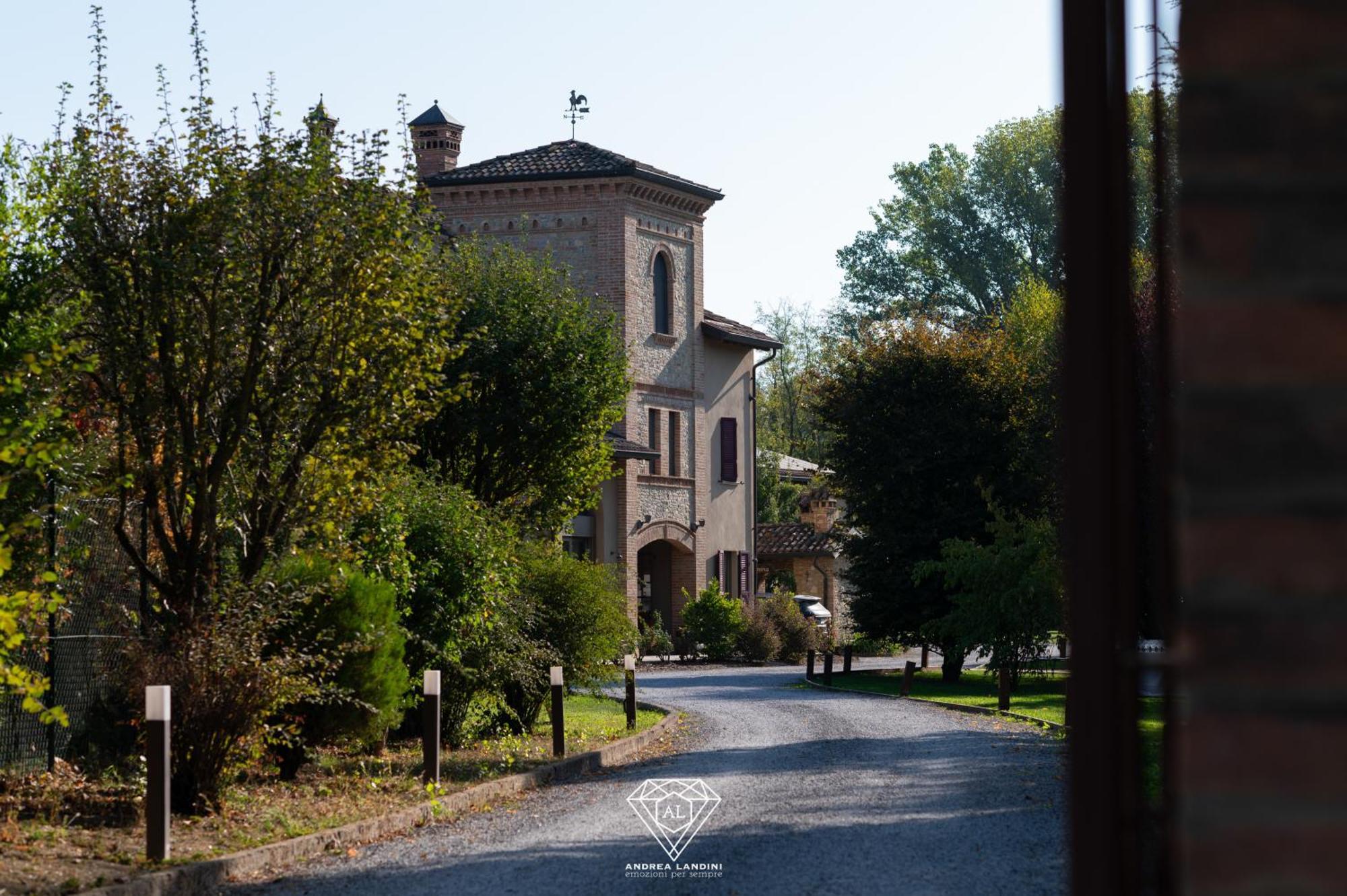 拉龙达尼纳酒店 Castelnuovo Fogliani 外观 照片